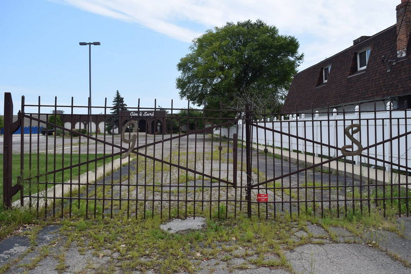 Ginos Surf (Luna Kai Tiki Bar) - From Web Listing (newer photo)